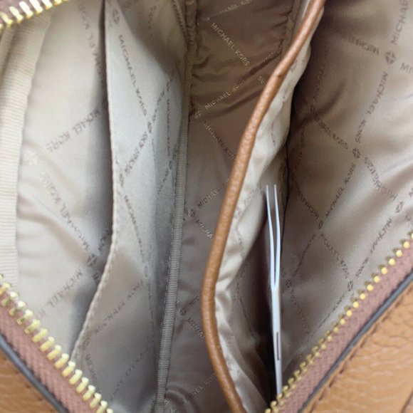 NWT Michael Kors Luggage MK Handbag - Picture 5 of 5